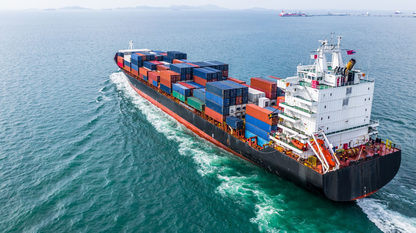 Real-time GPS tracking: your ocean containers live